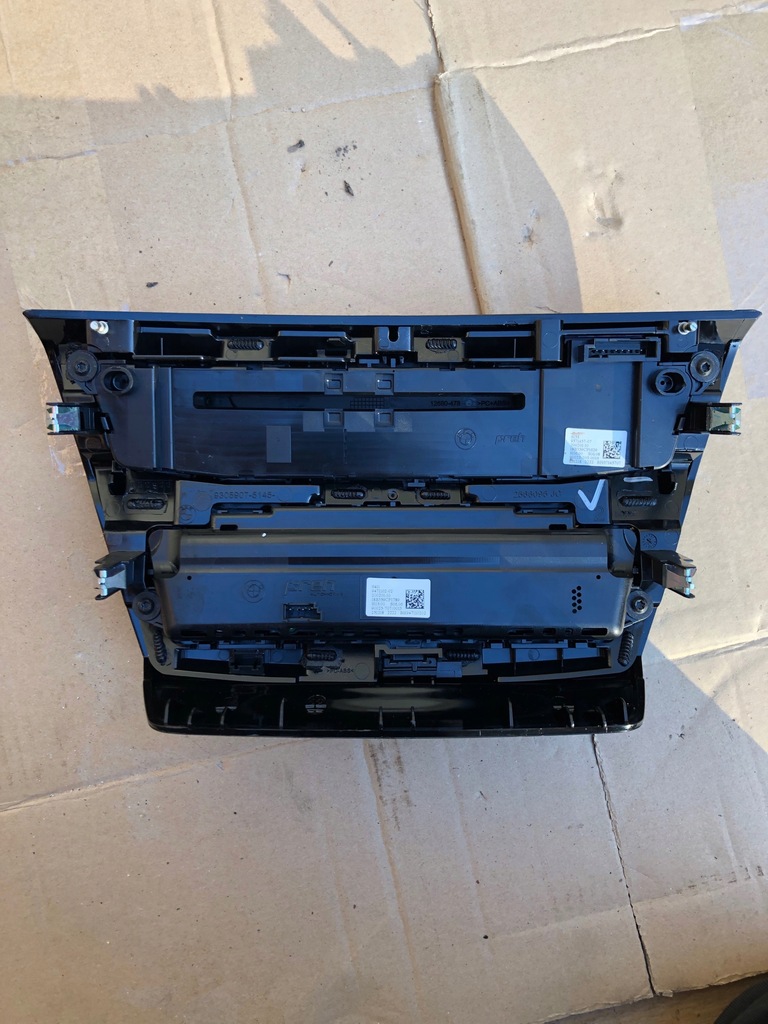 фото №2, Bmw x1 f48 панель кондиционер радио рамка 9471102