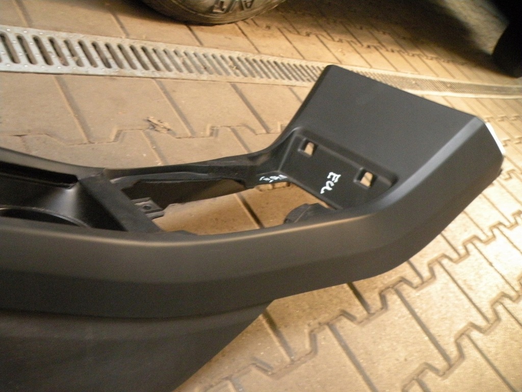 фото №11, Volvo v40 cc po 2012r подлокотник туннель eu