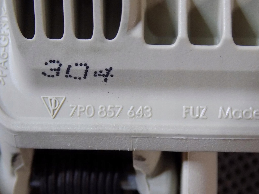 фото №3, Vw touareg 7p ручка стельовий 7p0857643