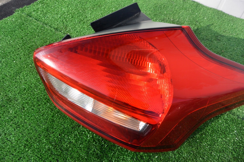 фото №2, Ford focus mk3 lift лампа задня права