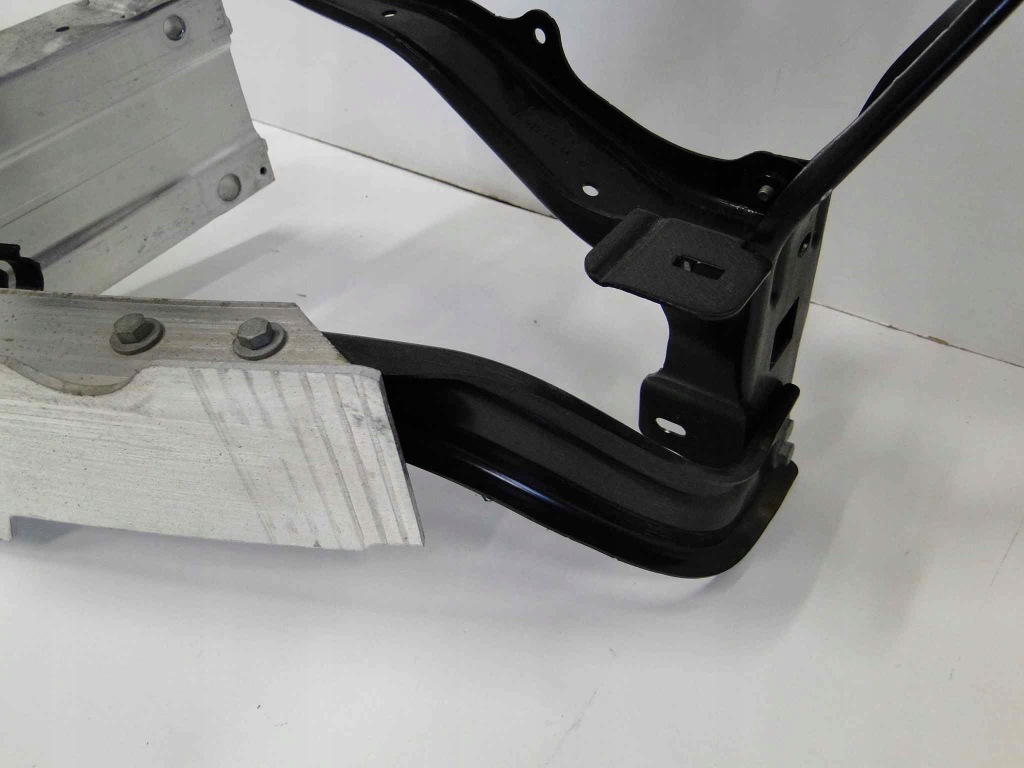 Купить Mercedes e klasa w212 amg 212 рестайлинг  ремень передний америка