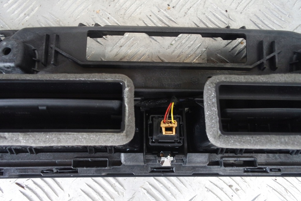 фото №8, Audi a5 8w sportback решётка панели средняя