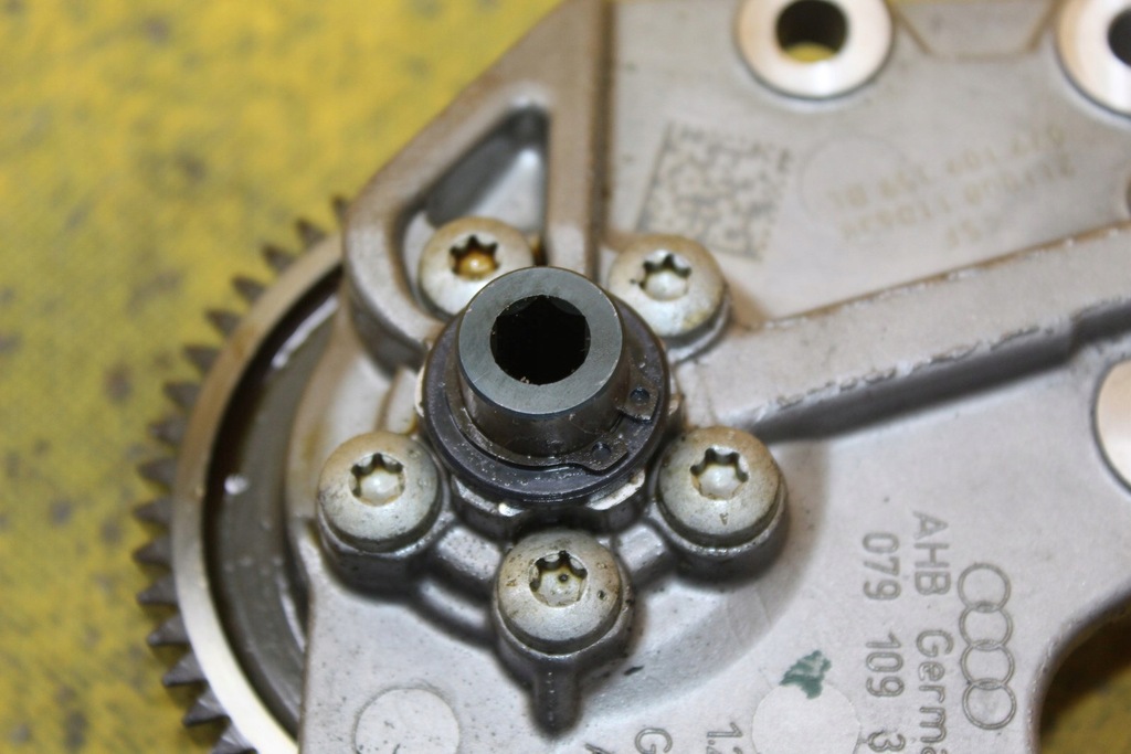 фото №6, Привід насоса оливи a8 s8 d3 5.2 fsi 079109361r