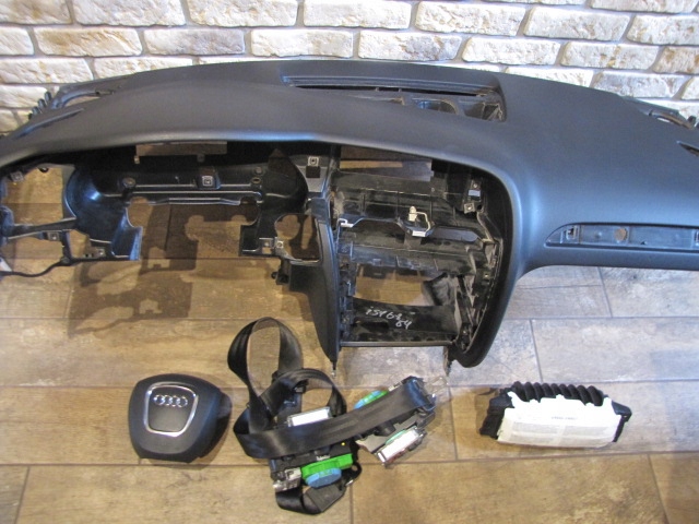 Купити Audi a4 8k przed lif.konsola + 2 x подушка безпеки + 2x ремінь