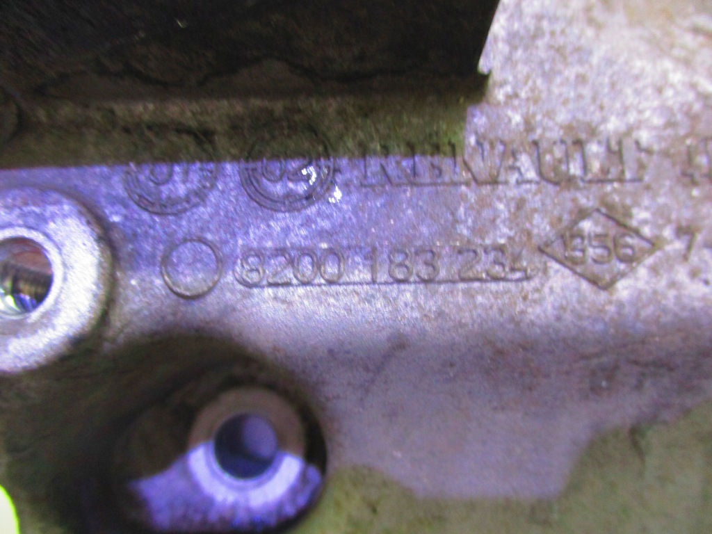 фото №9, Mitsubishi space star 1.9 di-d кронштейн двигателя