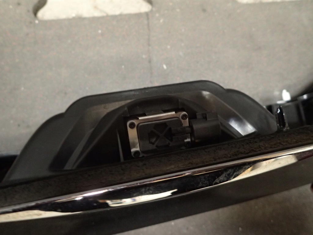 фото №6, Накладка крышки задняя ford galaxy mk4 микровыключатель