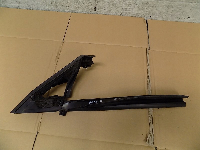 фото №1, Jaguar f-type молдинг прокладка стекло перед правая