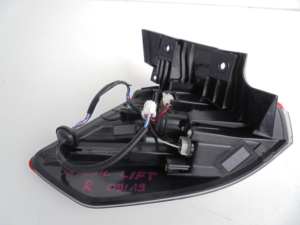 фото №14, Nissan x-trail t32 lift лампа задняя правая задняя 2017