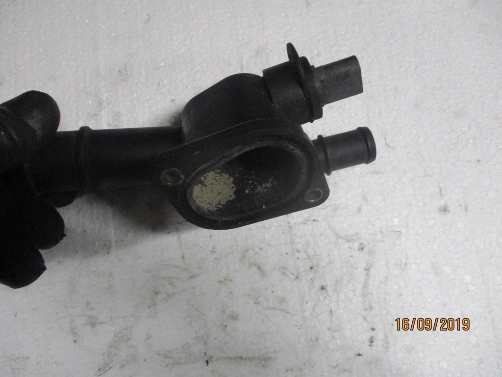 фото №2, Корпус термостат 038121132g