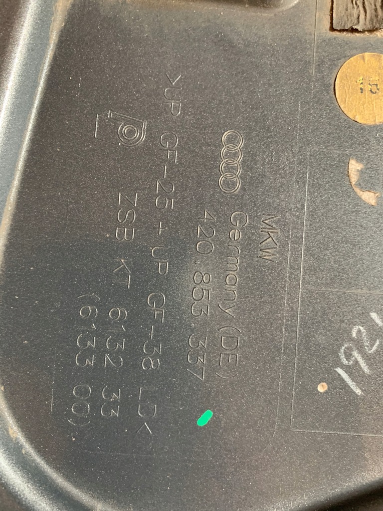 фото №4, Audi r8 накладка задний левый правый крыло