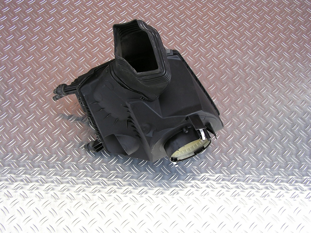 фото №3, Корпус фильтра воздуха audi a6 c6 2.7d 2008 rok