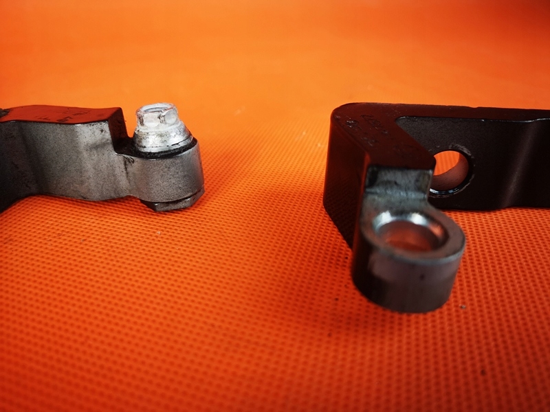 фото №8, Volvo v40 d2 петлі передні праве góra dół