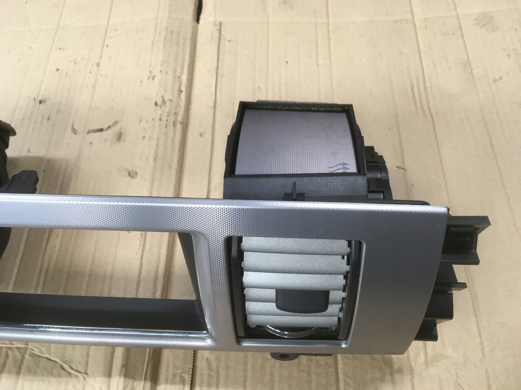 фото №6, Решітка обдув ліва середина jaguar xf europa