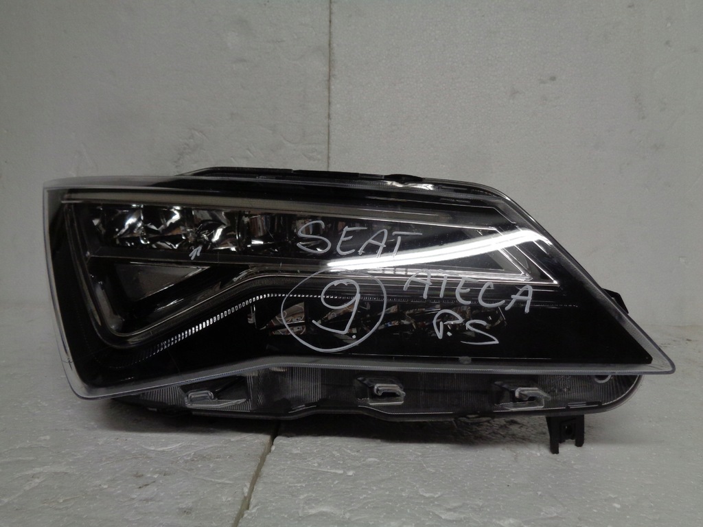 фото №1, Seat ateca 576 full led лампа правая 576941008d