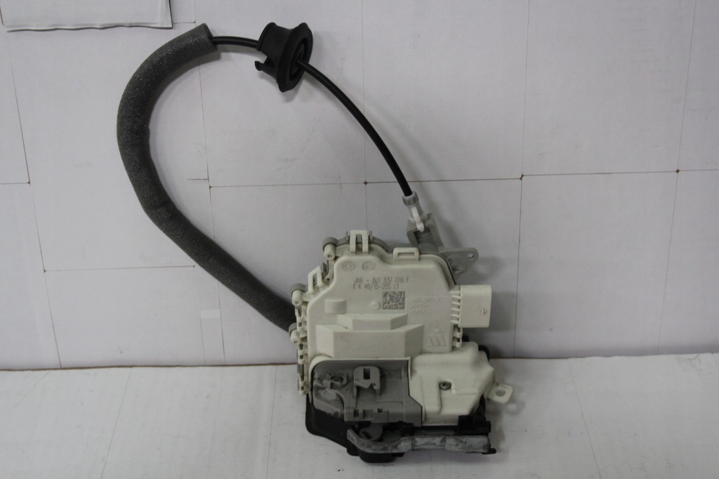 фото №1, Volkswagen оригінальний номер 8j1837016f замок двері