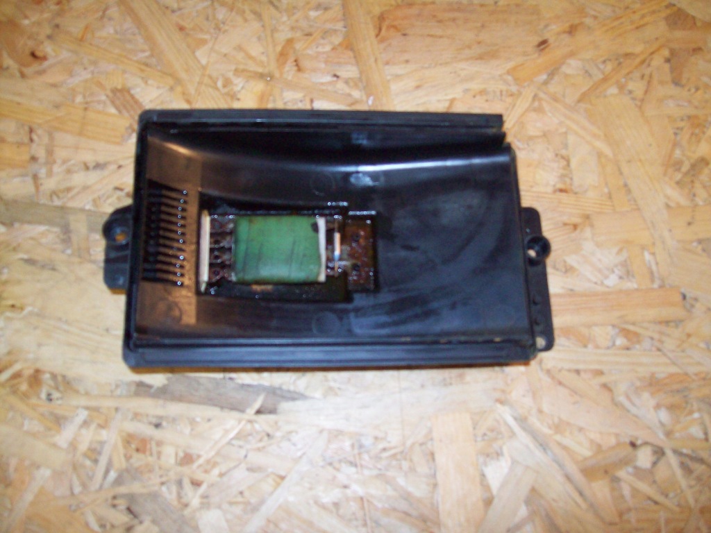 фото №1, Vw new beetle 2,0 8v 2001r резистор обігрівача