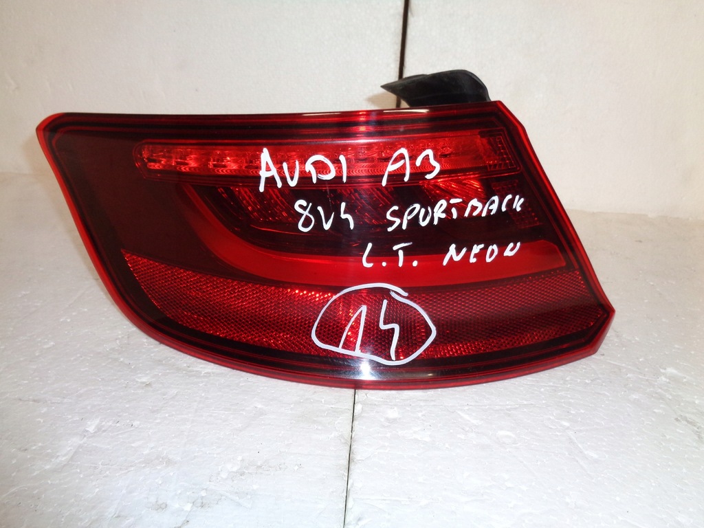 фото №1, Audi a3 8v sportback лампа задняя левая led 8v4945095d