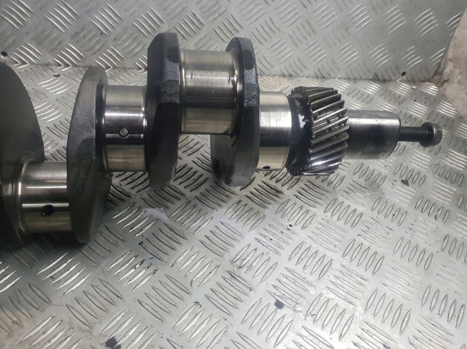 Wał коленчатый volvo fl6 180km d6a180 Киев