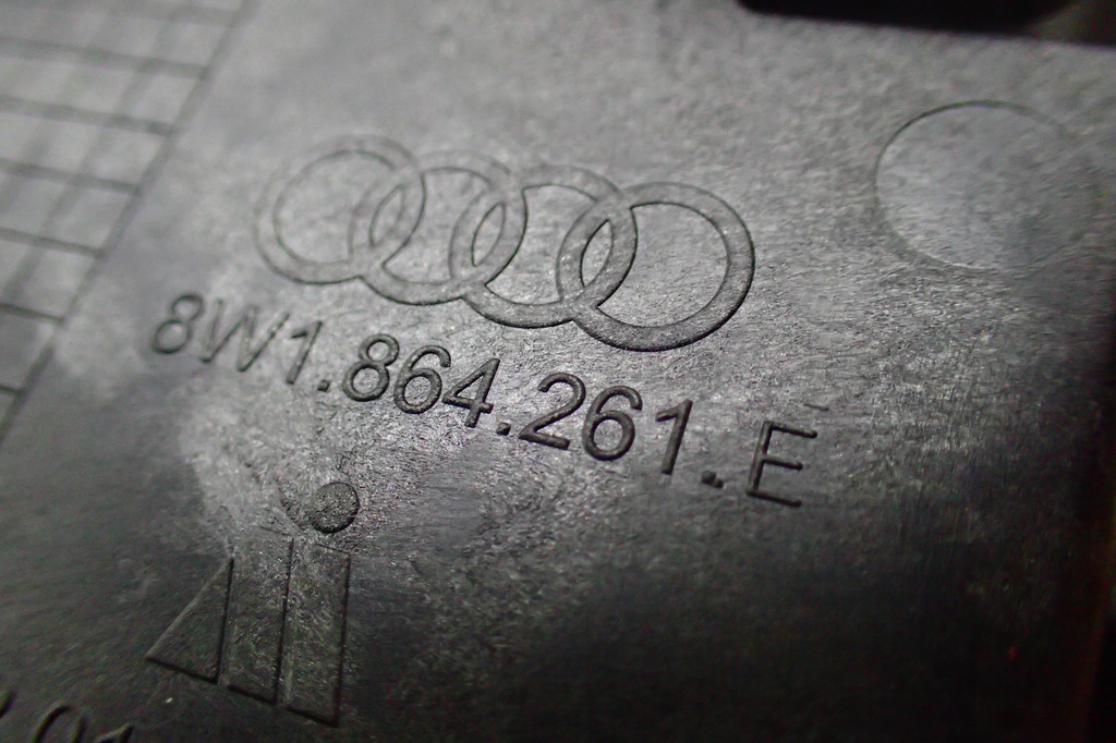 фото №8, Audi a5 8w рамка тунель середнього 8w1864261e