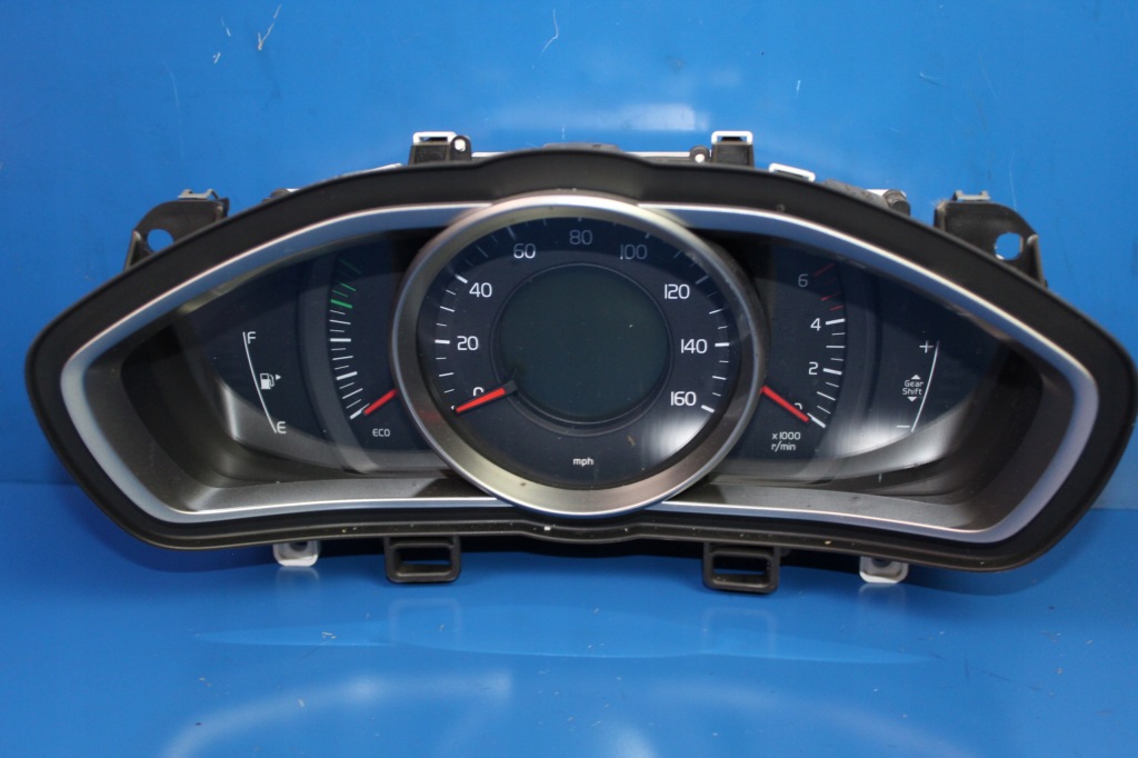 фото №1, Volvo v40 ii xc40 1.6 d2 счетчик приборы