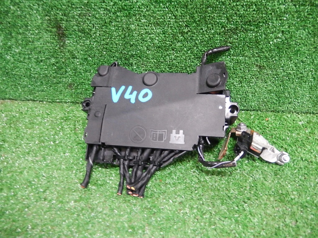 фото №1, Коробка предохранителей volvo оригинальный номер 30659192