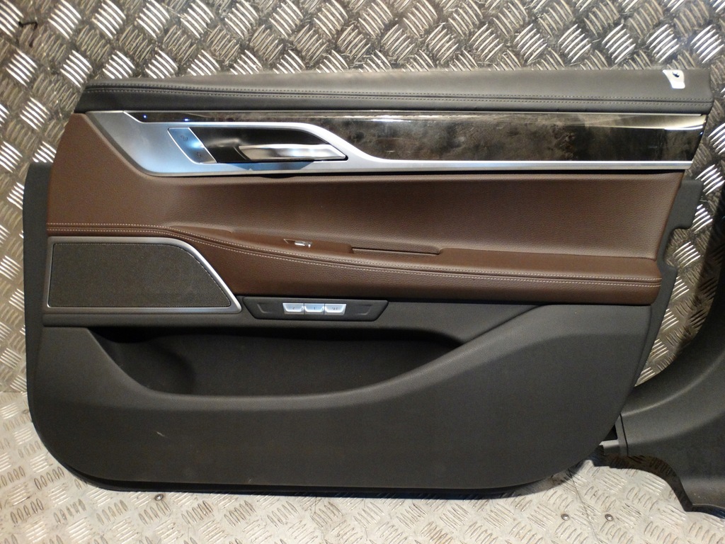 фото №1, Idealny kpl.boczek двері передній правий bmw g11 1