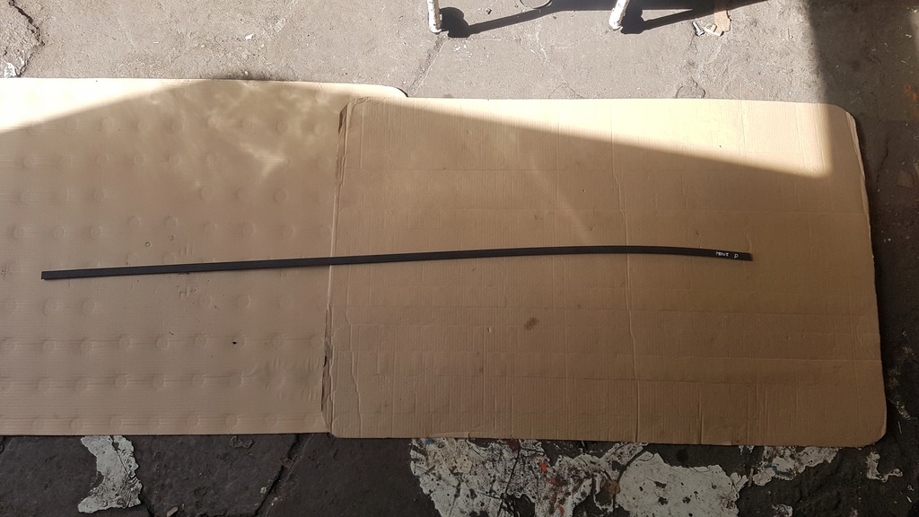 фото №1, Toyota prius ii 03-09 молдинг дахова права