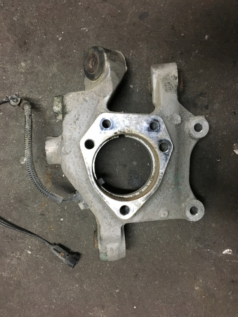 фото №1, Camaro ss ls3 v8 10- поворотный кулак задняя задняя