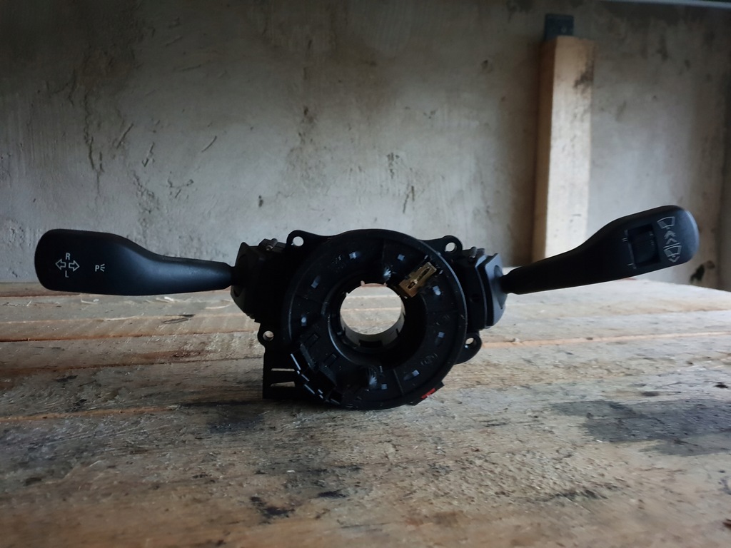 фото №1, Переключатель дворник bmw оригинальный номер 8363664m