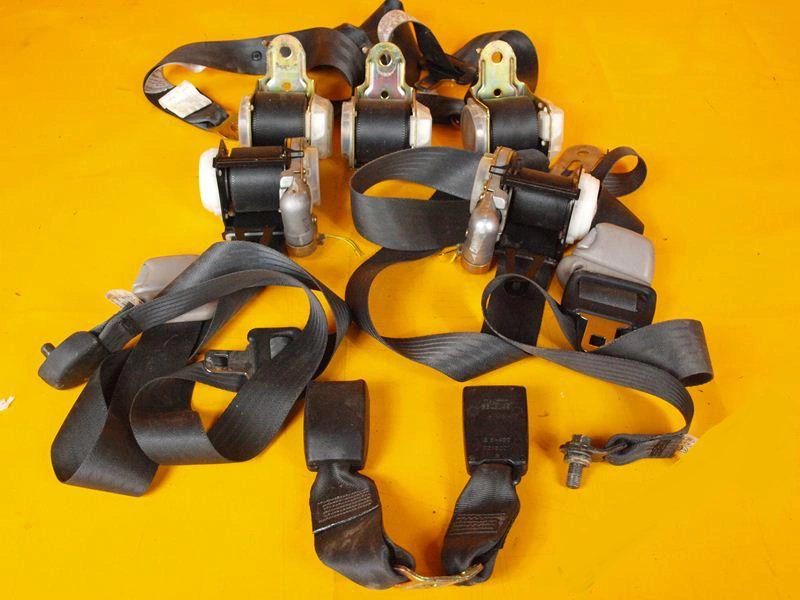 фото №1, Lexus is200 is 200 натяжитель pas ремни задняя задние