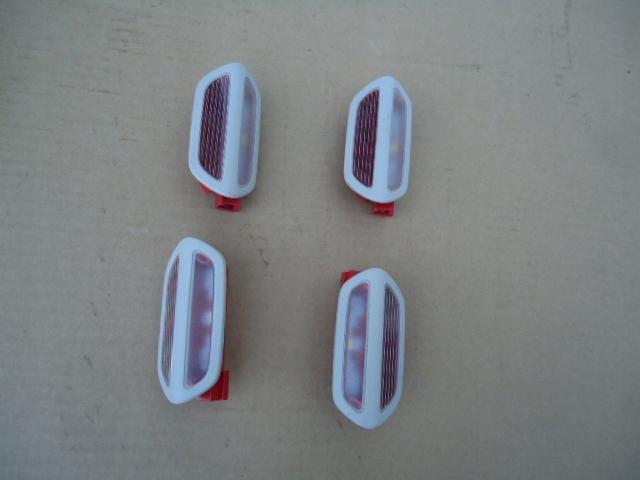 фото №1, Mercedes w222 лампа led обшивка двері a0009061335