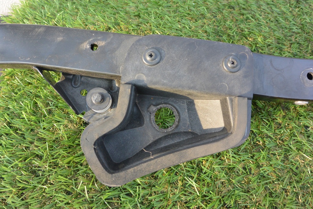 фото №7, Розпірка жабо maserati quattroporte vi m156