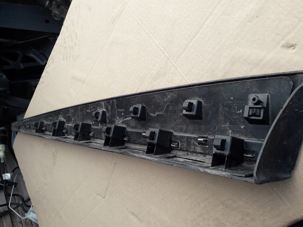 фото №5, Молдинг дверь правая передняя renault clio iv