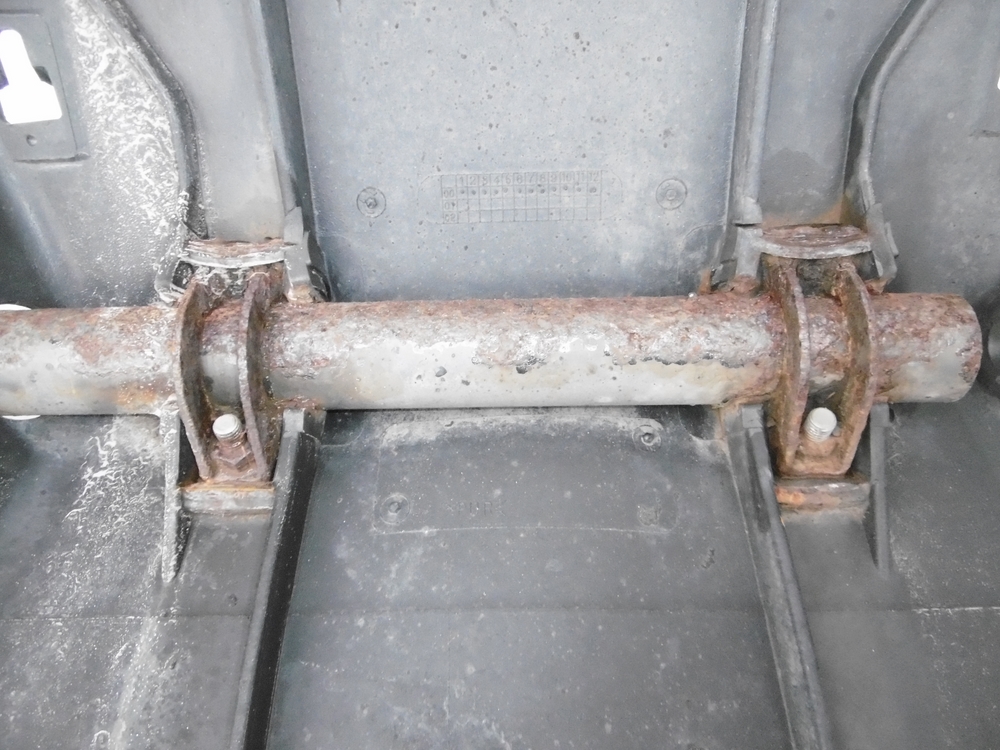 фото №6, Підкрилок кронштейн правий перед magnum