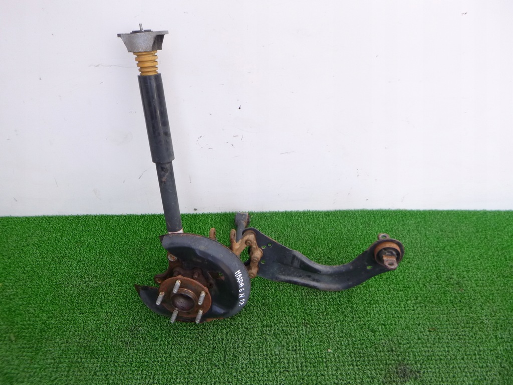 фото №1, Mazda 6 gj 2013- поворотный кулак рычаг амортизатор правый задняя