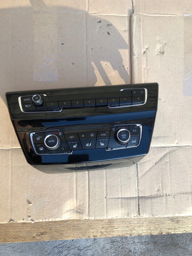 фото №1, Bmw x1 f48 панель кондиционер радио рамка 9471102