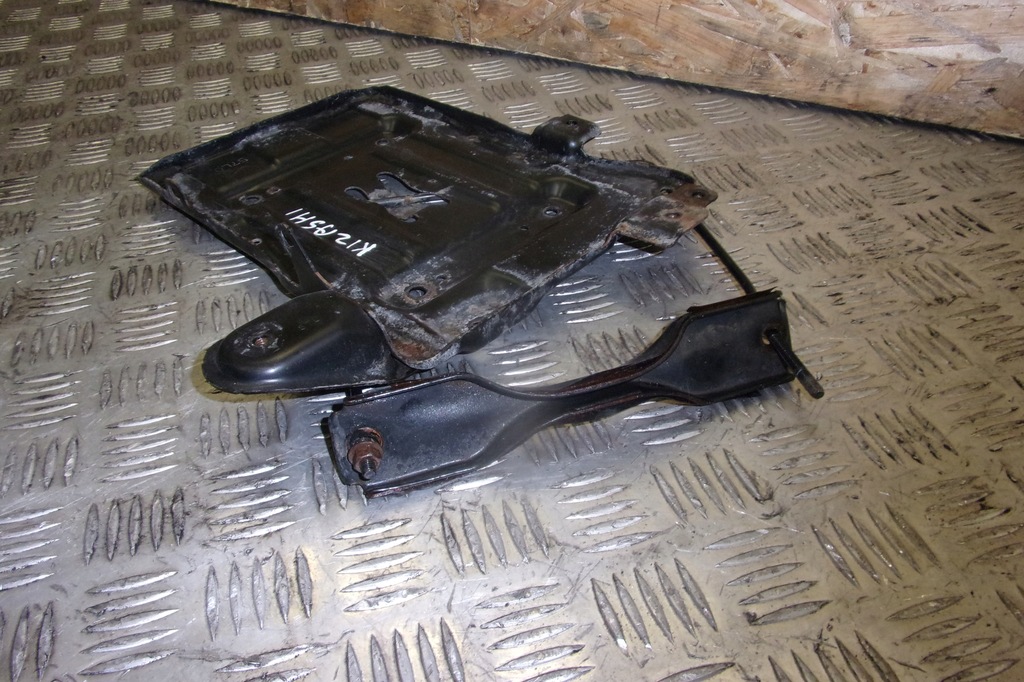 фото №4, Основа акумулятор креплення suzuki kizashi 2.4b 09-