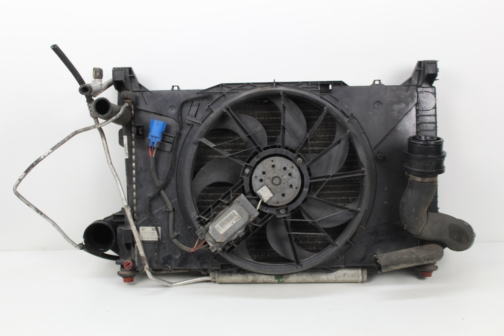 Купить Радиатор воды интеркулер кондиционер mercedes w169 cdi