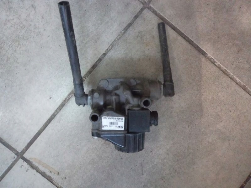 фото №1, Клапан тормозной mercedes atego 2528 k038438