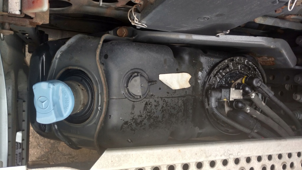 фото №1, Mercedes actros mp4 бак adblue a9604701515