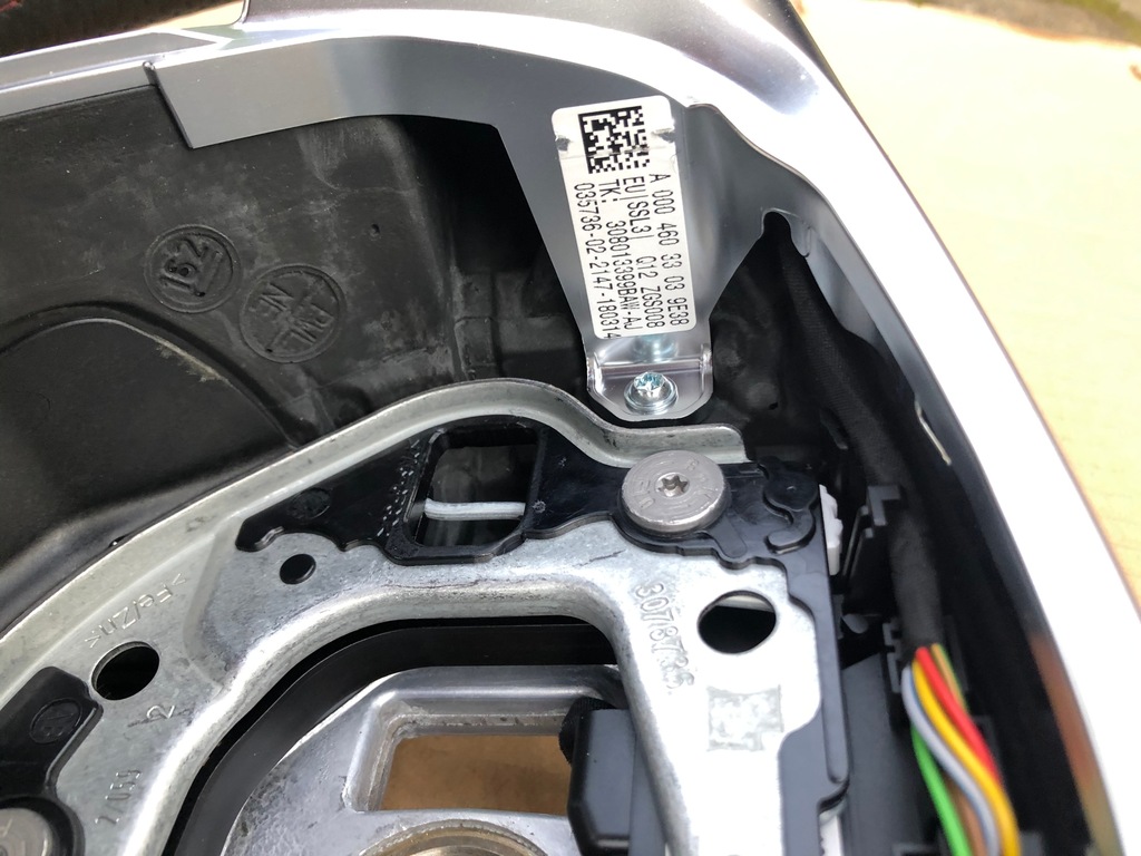 фото №6, Mercedes w213 повітропровід керування колесо подушка безпеки red nić