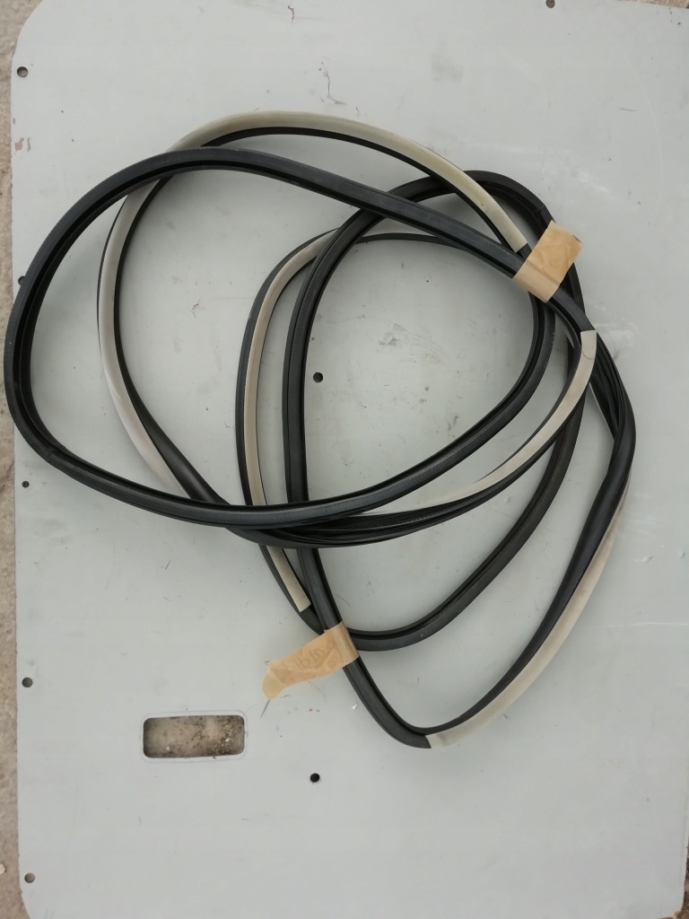 фото №1, Прокладка двері права ліва перед laguna 3 iii пила