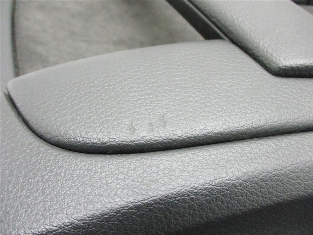 фото №7, Обшивка двері правий задня audi q7 4l alcantara eu