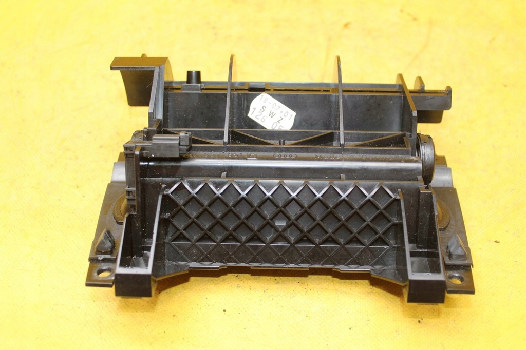 фото №5, Попільничка перед audi a4 b6 b7 8e0857951f