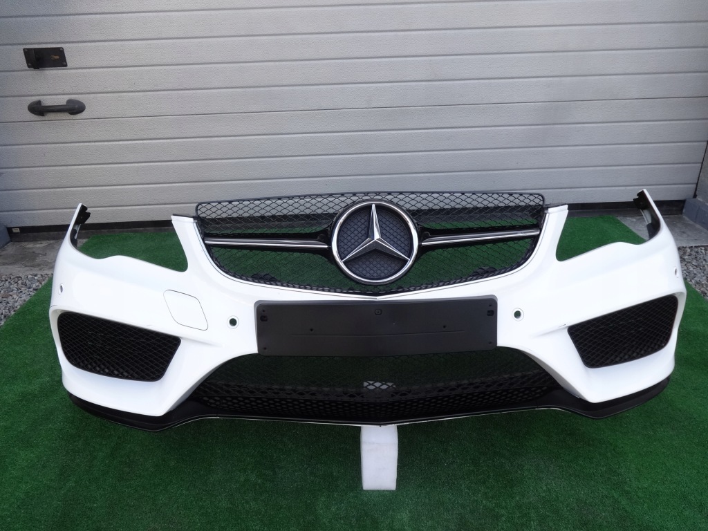 Бампер перед mercedes e купе w207 рестайлінг  amg решітка радіатора Ціна