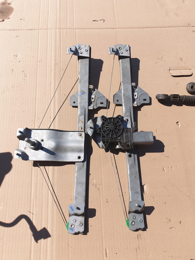 фото №1, Подъемник правый задний dacia lodgy 12-