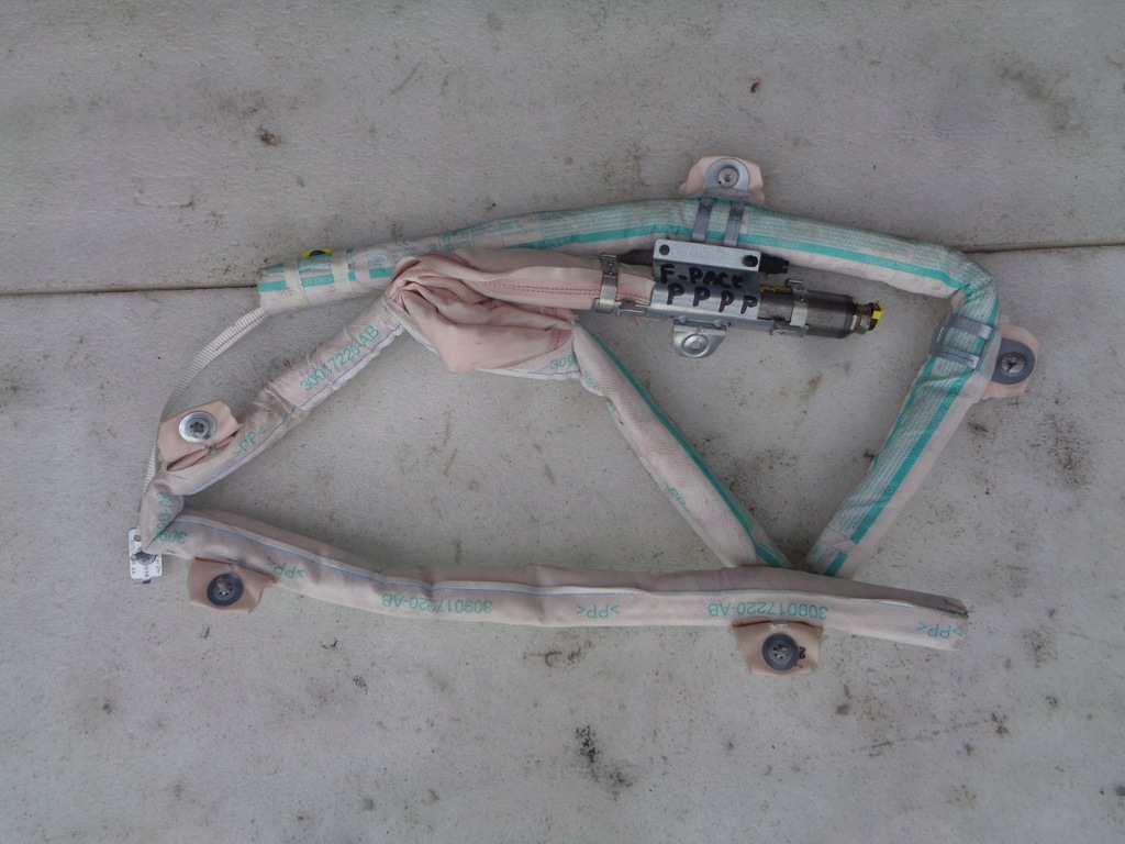 фото №1, Шторка безпеки права jaguar f-pace