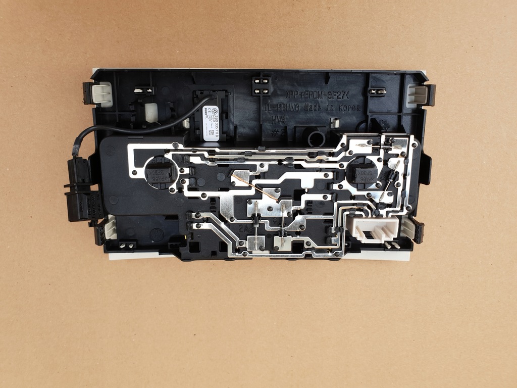 фото №4, Vw passat лампа освітлення стельовий 5ta947105