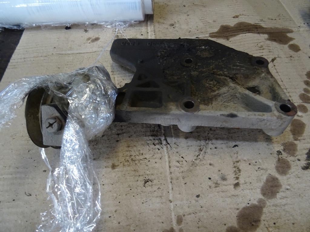 фото №1, Patrol основание кронштейн кондиционера gr y60 2,8