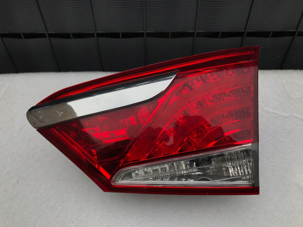 фото №1, Hyundai i40 правая лампа задняя led kombi w крышка 10-